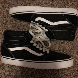 LIKE NEW MENS VANS HIGH TOPS